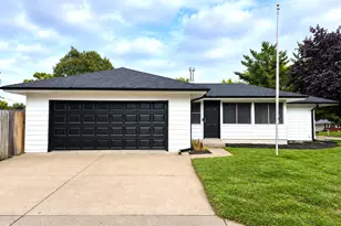8542 Greystone Ave S, Cottage Grove, MN 55016 - Photo 1