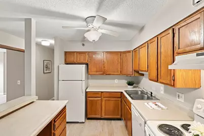 7600 Golden Valley Road #316, Golden Valley, MN 55427 - Photo 3