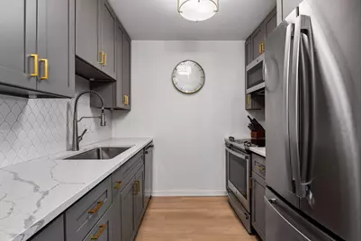 215 Barry Avenue S #202, Wayzata, MN 55391 - Photo 13