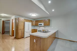 7187 Cahill Ave, Inver Grove Heights, MN 55076 - Photo 7