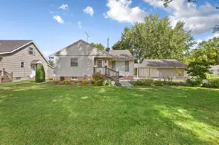 805 9th Ave NE, Waseca, MN 56093 - Photo 1