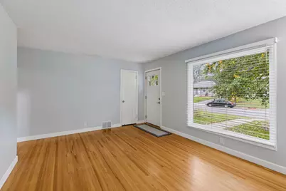 3801 26 1/2 Avenue N, Robbinsdale, MN 55422 - Photo 9