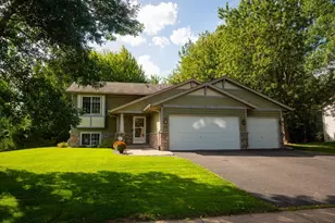 895 Marigold Dr, Cambridge, MN 55008 - Photo 1