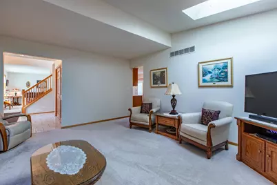 4422 Surrey Lane NW, Rochester, MN 55901 - Photo 7