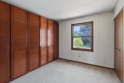1772 Eldridge Avenue W, Roseville, MN 55113 - Photo 25