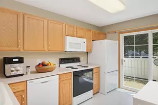 6407 158th St W, Apple Valley, MN 55124 - Photo 3