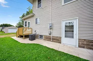 706 N Broadway Ave, Le Roy, MN 55951 - Photo 43