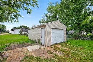 706 N Broadway Ave, Le Roy, MN 55951 - Photo 49