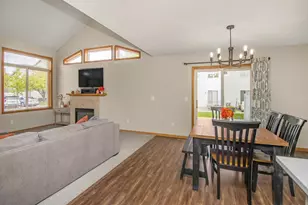 1665 Lexington Ln, Shakopee, MN 55379 - Photo 11