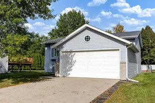 3730 Village Green Cir, Moorhead, MN 56560 - Photo 5