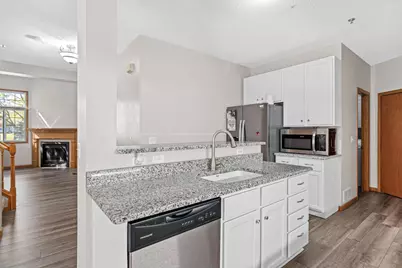 17980 Cobblestone Way, Eden Prairie, MN 55347 - Photo 9