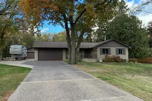 5612 261st St, Wyoming, MN 55092 - Photo 5