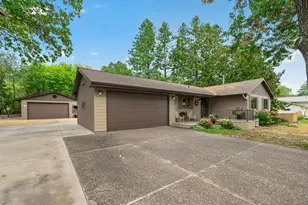5612 261st St, Wyoming, MN 55092 - Photo 3