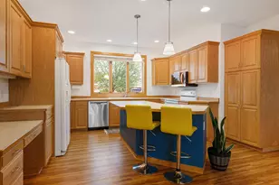 1110 27th St SW, Austin, MN 55912 - Photo 5