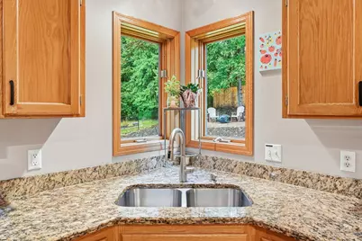 524 Eastwood Court, Eagan, MN 55123 - Photo 15