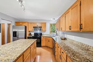 524 Eastwood Ct, Eagan, MN 55123 - Photo 19