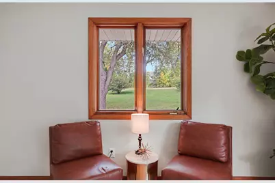 2153 Holloway Avenue E, North Saint Paul, MN 55109 - Photo 9