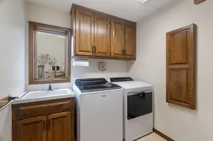 525 Sycamore Cir, Plymouth, MN 55441 - Photo 33