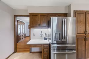 525 Sycamore Cir, Plymouth, MN 55441 - Photo 19