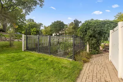 525 Sycamore Circle, Plymouth, MN 55441 - Photo 11