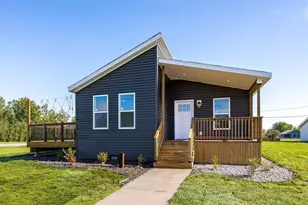 1801 E 10th St, Superior, WI 54880 - Photo 1