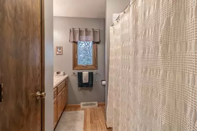 35425 Shakpays Cove Road, Kasota, MN 56050 - Photo 21