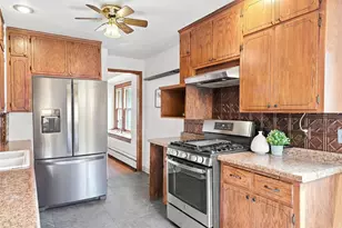 902 Hyacinth Ave E, Saint Paul, MN 55106 - Photo 7