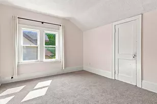 902 Hyacinth Ave E, Saint Paul, MN 55106 - Photo 13