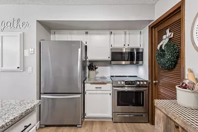 4679 Jackstone Point, Eagan, MN 55122 - Photo 3