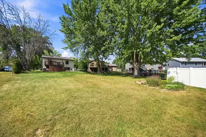 2375 Helena Road N, Oakdale, MN 55128 - Photo 39