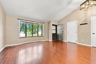 2375 Helena Road N, Oakdale, MN 55128 - Photo 7