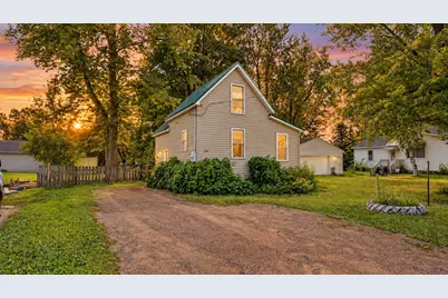 204 Noble Street, Hinckley, MN 55037 - Photo 1