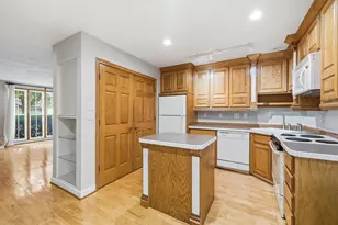 6377 Barrie Rd, Edina, MN 55435 - Photo 5