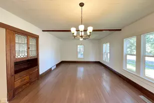 104 S Park Ave, Springfield, MN 56087 - Photo 9