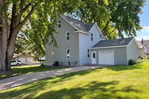 104 S Park Ave, Springfield, MN 56087 - Photo 3