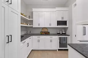 109 Minnetonka Ave S, Wayzata, MN 55391 - Photo 23