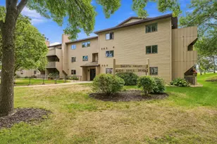 925 Bahls Dr, Hastings, MN 55033 - Photo 1
