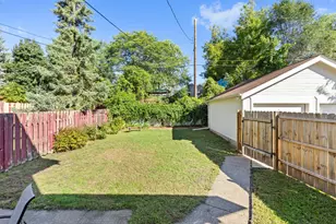 1329 Beech St, Saint Paul, MN 55106 - Photo 33