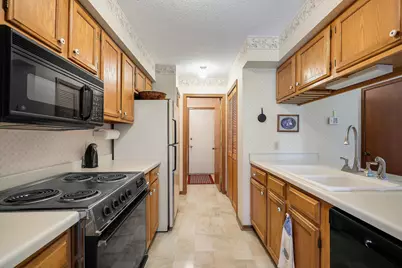 14389 Bedford Drive, Eden Prairie, MN 55346 - Photo 17
