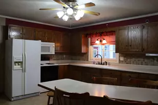 100 Hillside Ct, Russell, MN 56169 - Photo 5