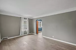 302 Lincoln Ave N, New Prague, MN 56071 - Photo 5