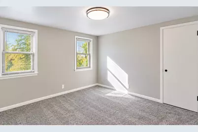 105 Amsterdam Avenue W, Hollandale, MN 56045 - Photo 17