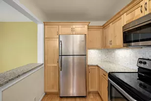 1129 Fifield St, Saint Paul, MN 55108 - Photo 9