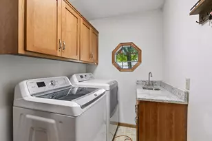 2815 Saddlebrooke Circle E, Minnetonka, MN 55305 - Photo 23
