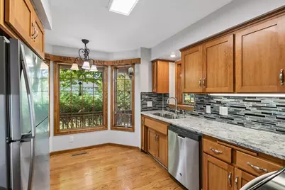 2815 Saddlebrooke Circle E, Minnetonka, MN 55305 - Photo 9