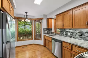 2815 Saddlebrooke Circle E, Minnetonka, MN 55305 - Photo 9
