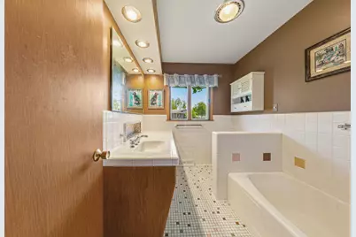 808 Hillcrest Drive, Montgomery, MN 56069 - Photo 23