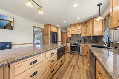 808 Hillcrest Drive, Montgomery, MN 56069 - Photo 9