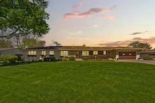 808 Hillcrest Dr, Montgomery, MN 56069 - Photo 1