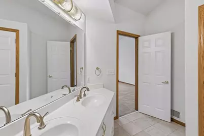 492 Holly Lane N, Oakdale, MN 55128 - Photo 19
